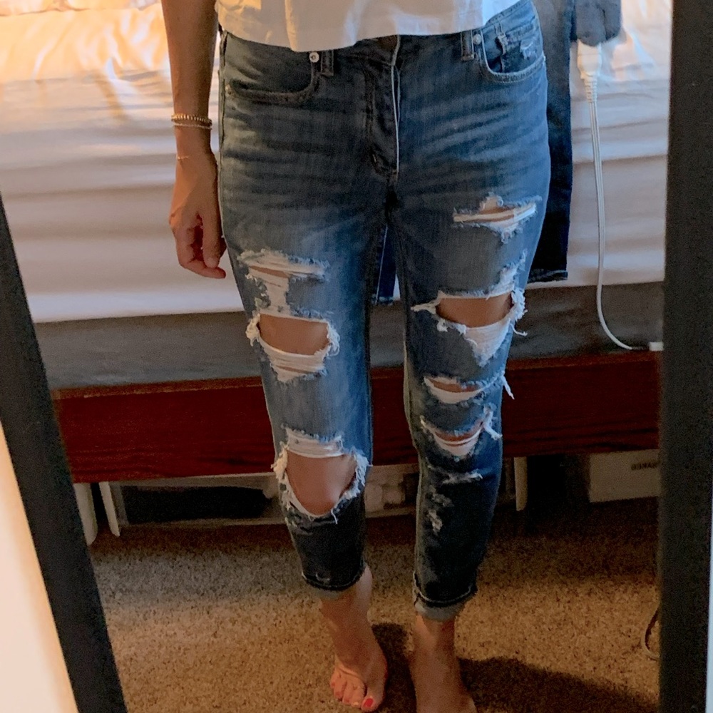 AE Tomgirl button fly distressed jeans 0